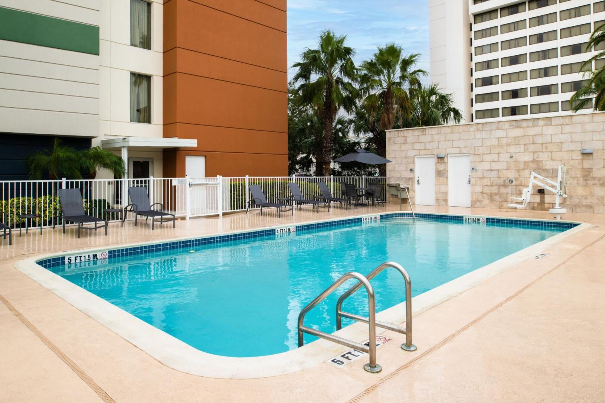 Fairfield & By Marriott Westshore/airport