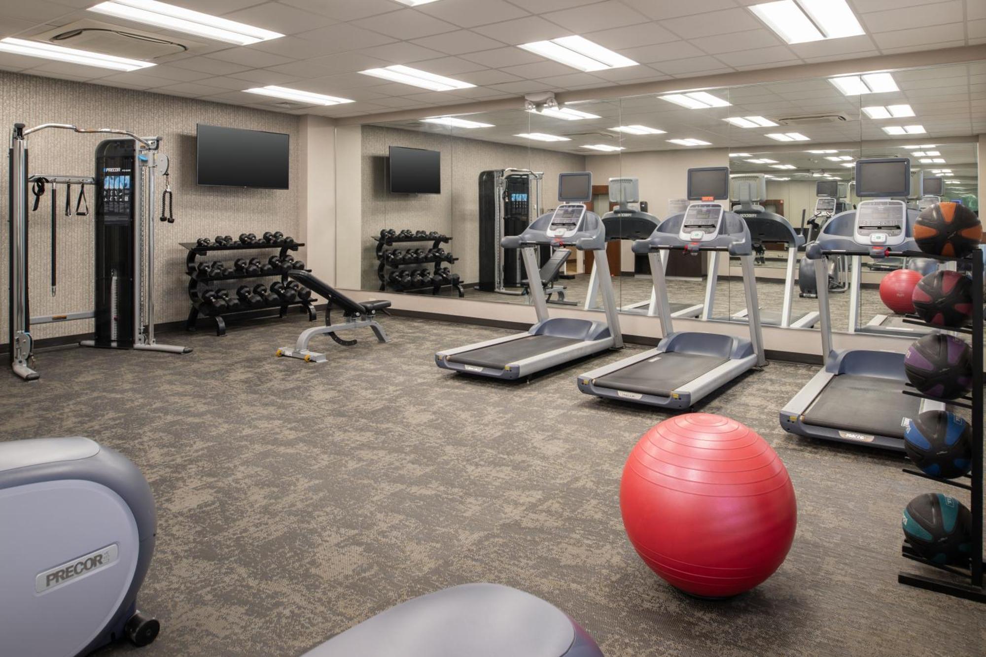 Fairfield & By Marriott Westshore/airport Hotel 3*