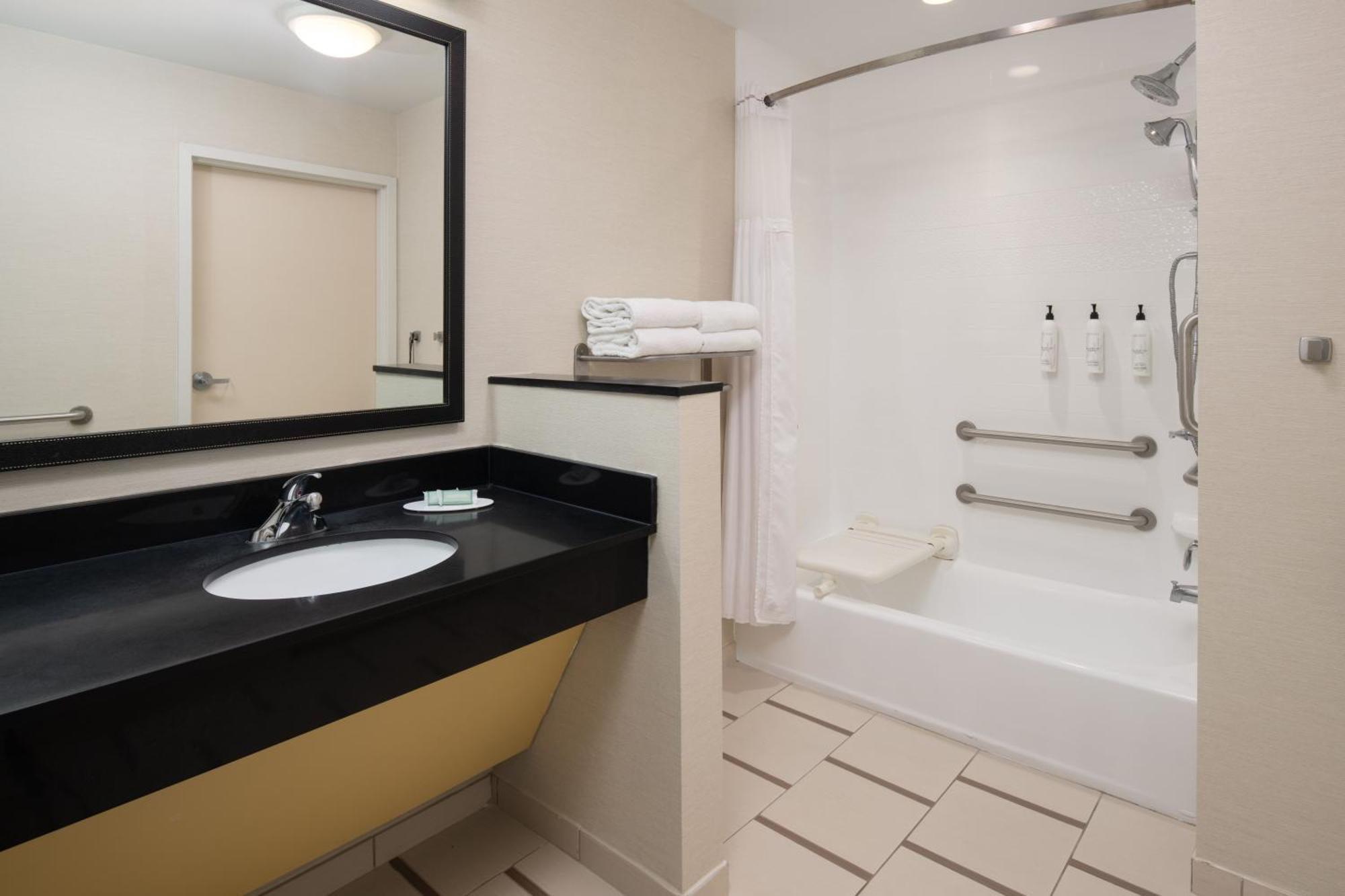 Fairfield & By Marriott Westshore/airport Hotel