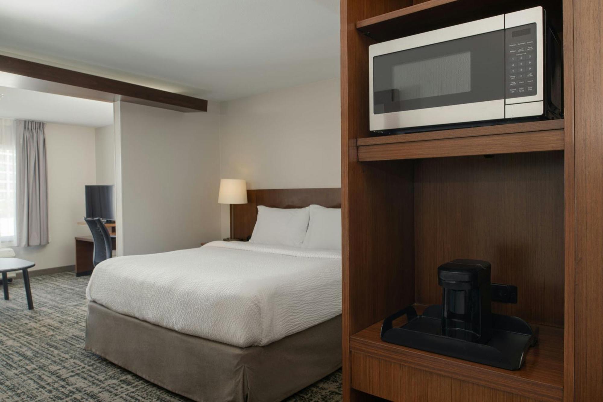 Fairfield & By Marriott Westshore/airport Hotel 3*