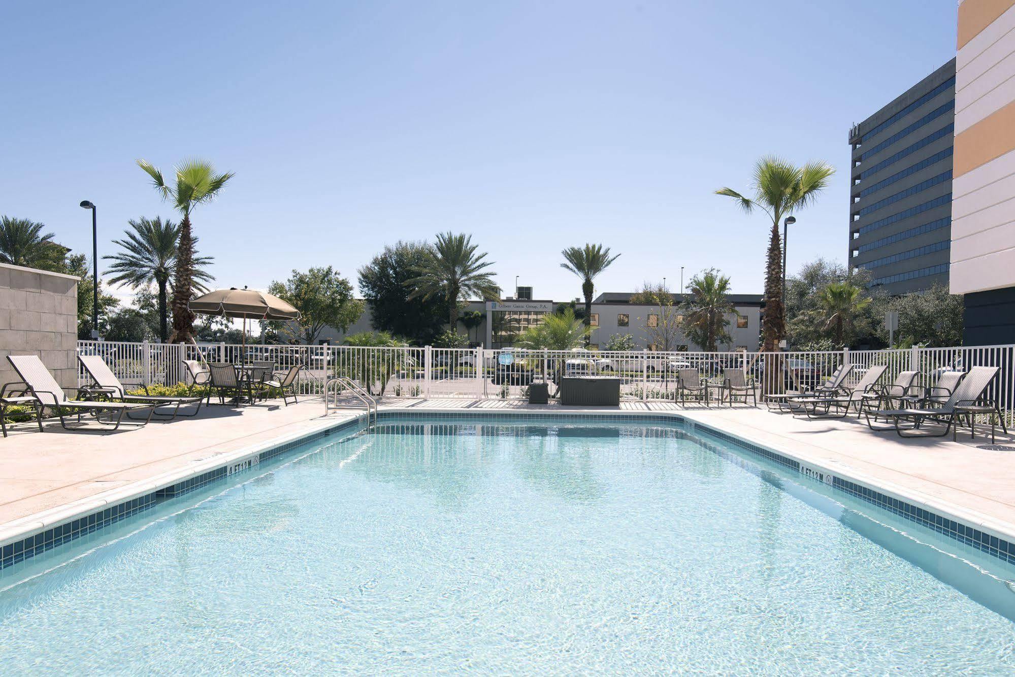 Hotel Fairfield & By Marriott Westshore/airport 3*